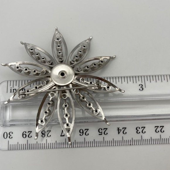 Vintage Starburst Rhinestone Brooch Silver Tone Clear Rhinestones - Picture 8 of 9